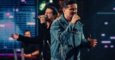 André e Felipe lançam “Estações”, música título do novo projeto da dupla