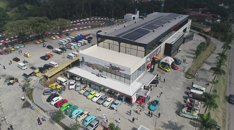 Parque Dream Car inaugura F1 Experience em túnel imersivo que emociona fãs em São Roque Parque Dream Car inaugura F1 Experience em túnel imersivo que emociona fãs em São Roque