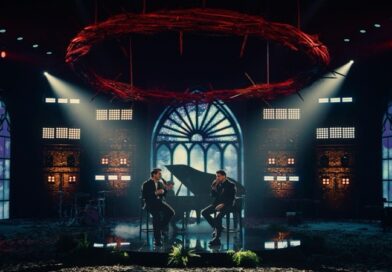 André e Felipe regravam o clássico “O Rosto de Cristo” e celebram um dos maiores hinos da música cristã brasileira