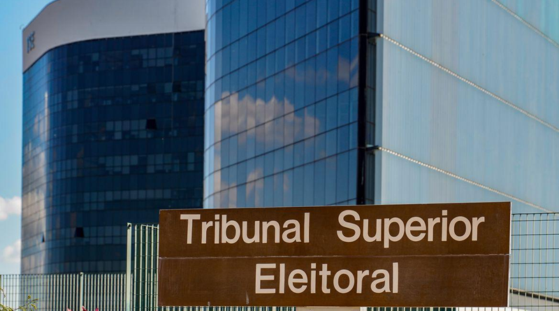 TSE assina acordo com big techs para combater desinformação TSE assina acordo com big techs para combater desinformação