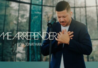 Bob Jonathan transforma lágrimas de uma oração no single “Me Arrepender”