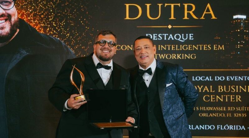 João Paulo Dutra, o JP, foi homenageado no Prêmio Networking Empresarial Nacional e Internacional, em Orlando. João Paulo Dutra, o JP, foi homenageado no Prêmio Networking Empresarial Nacional e Internacional, em Orlando.